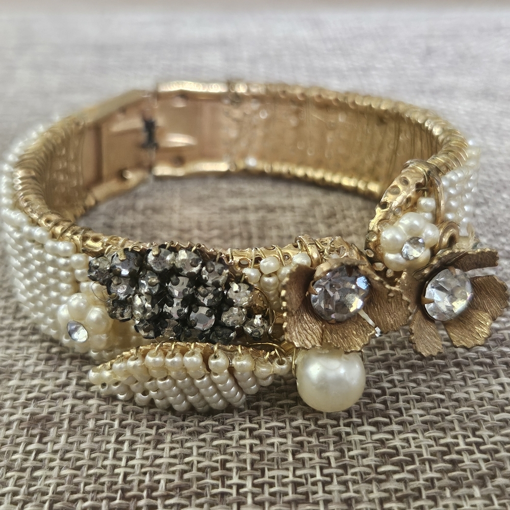 Gorgeous, Unsigned Vintage Miriam Haskell Hinged Clamp Bracelet